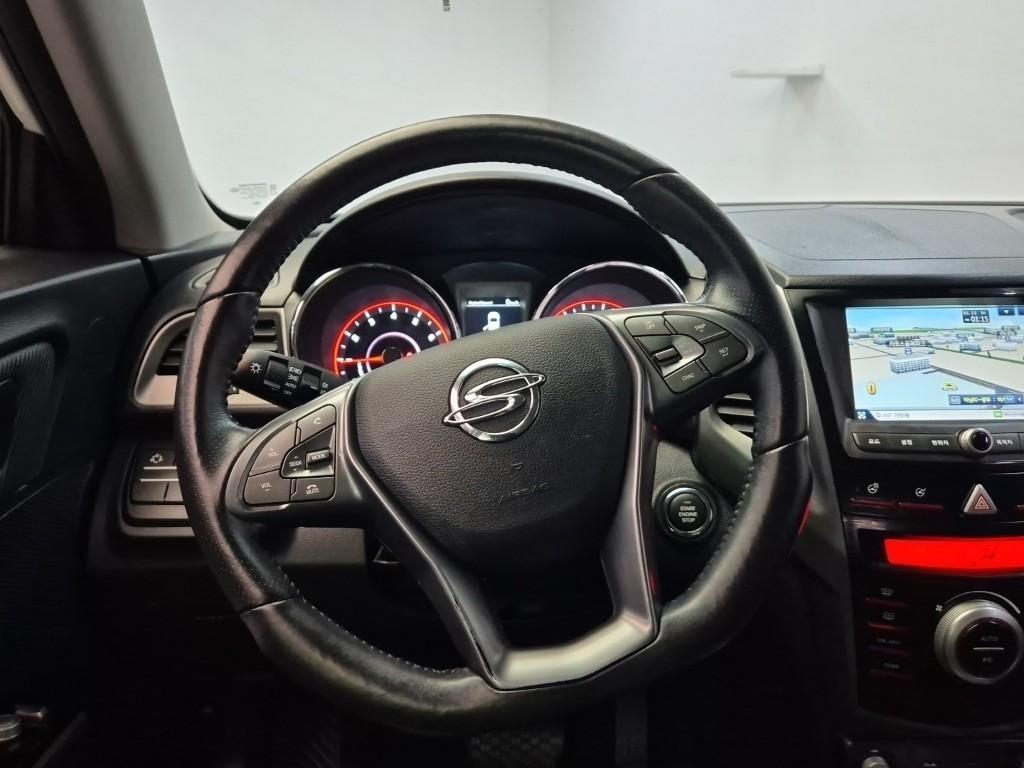 Ssangyong Tivoli - Vista 9