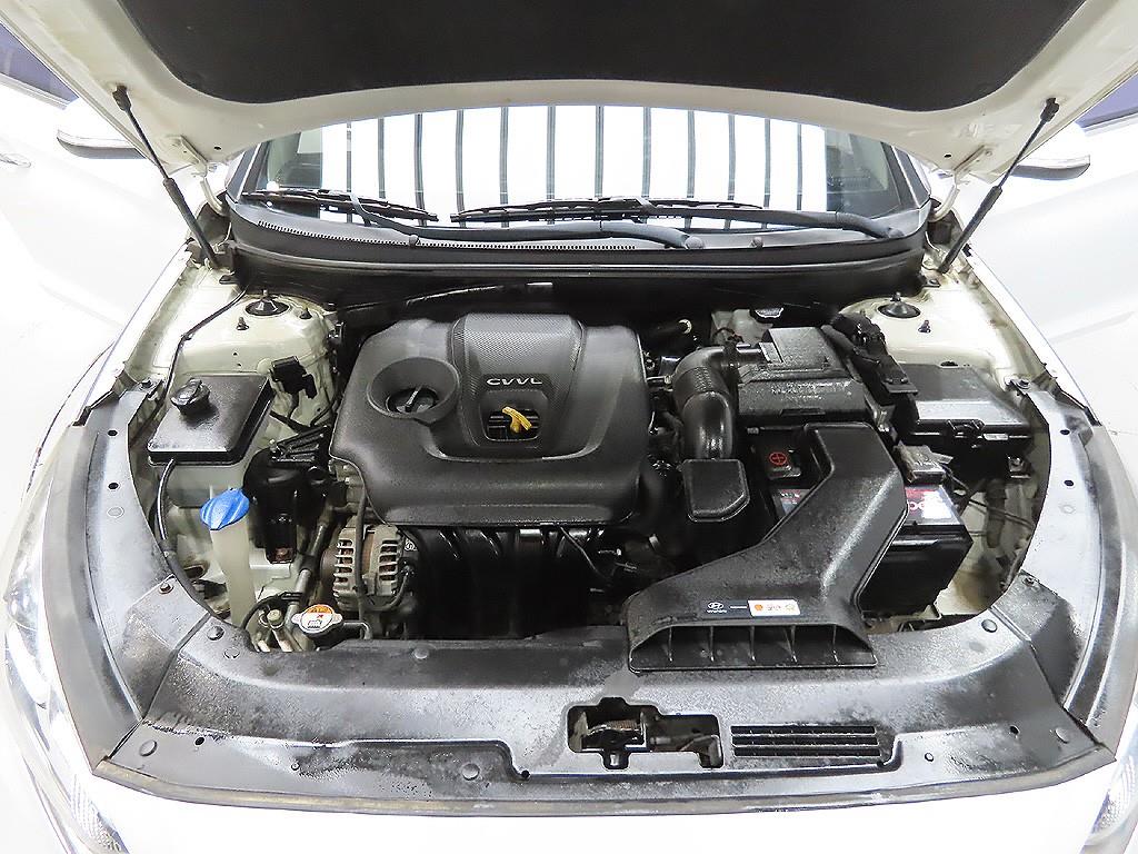 HYUNDAI Sonata - Vista 11