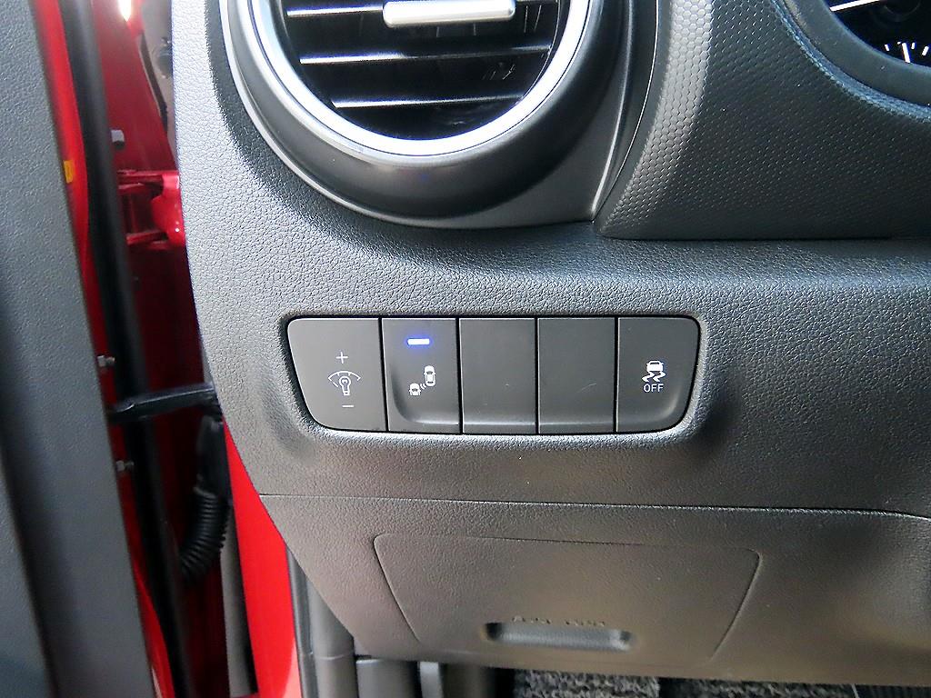 HYUNDAI Kona - Vista 12