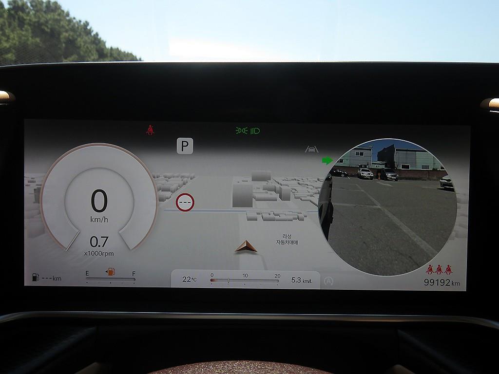 Genesis G90 - Vista 12