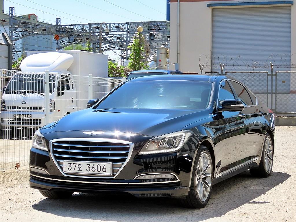 HYUNDAI Genesis - Vista 2