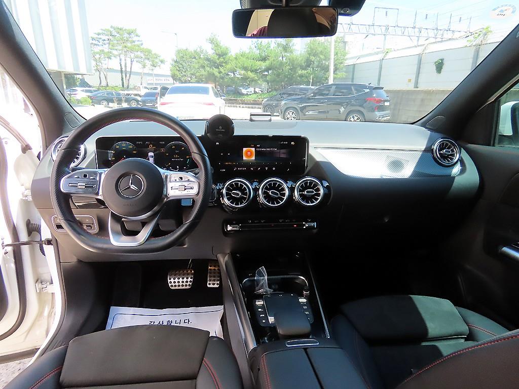 Mercedes Benz GLA Class - Vista 7