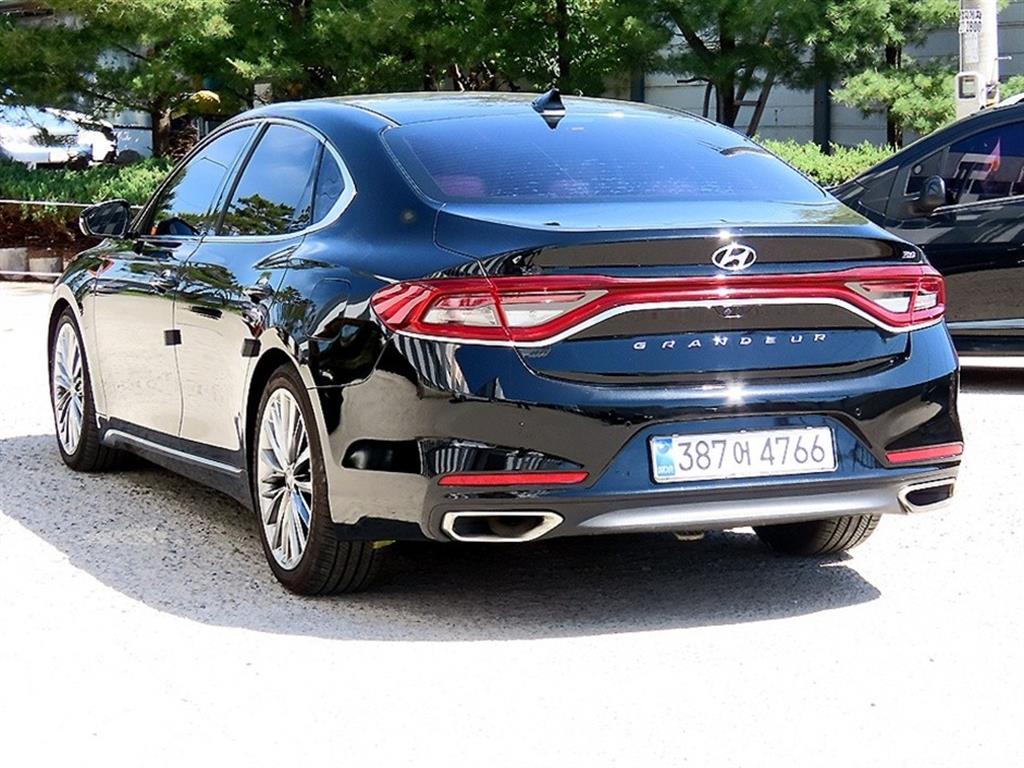 HYUNDAI Grandeur - Vista 3