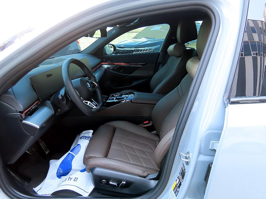 BMW i5 - Vista 5