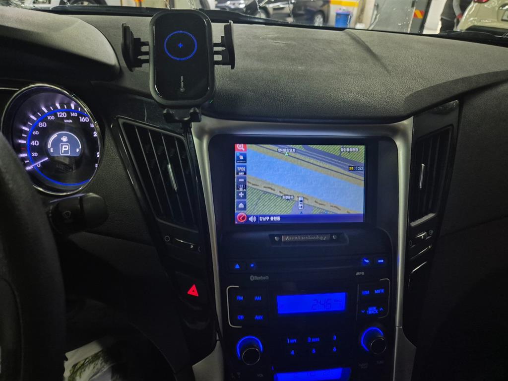 HYUNDAI Sonata - Vista 11