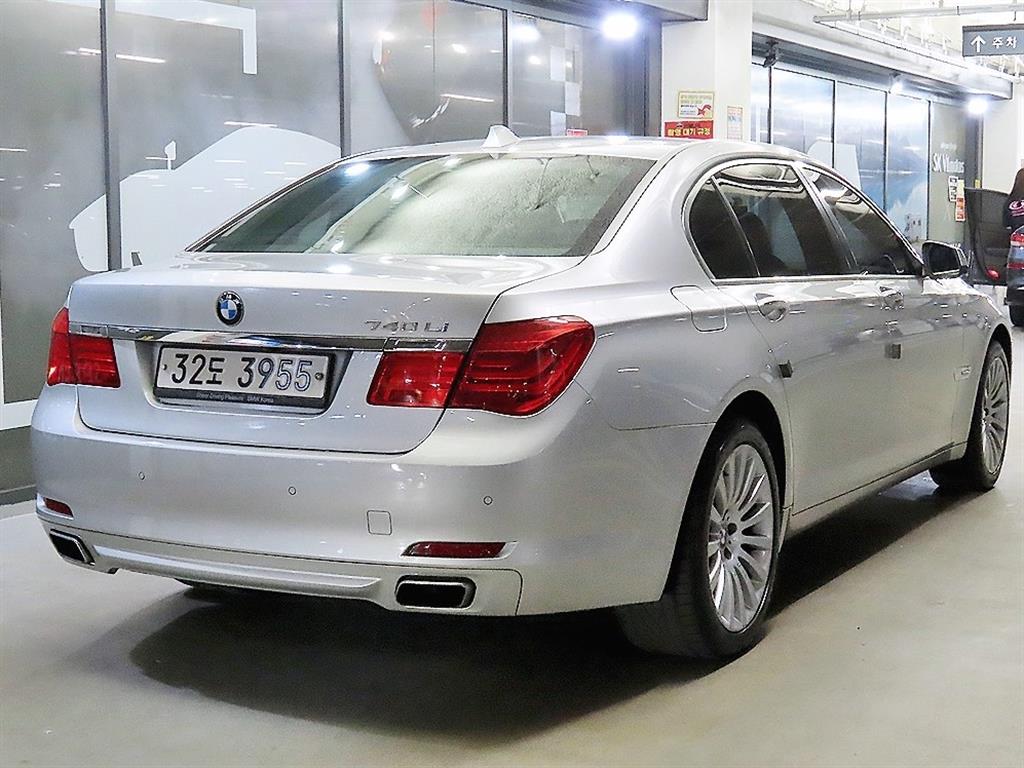 BMW 7 Series - Vista 4