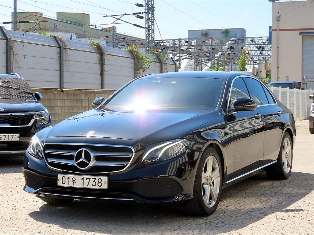 Mercedes Benz E class - Vista 2