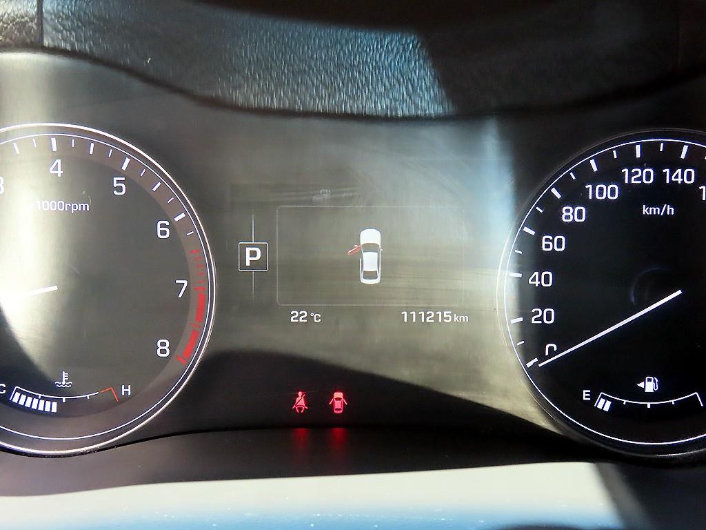 HYUNDAI Genesis - Vista 9