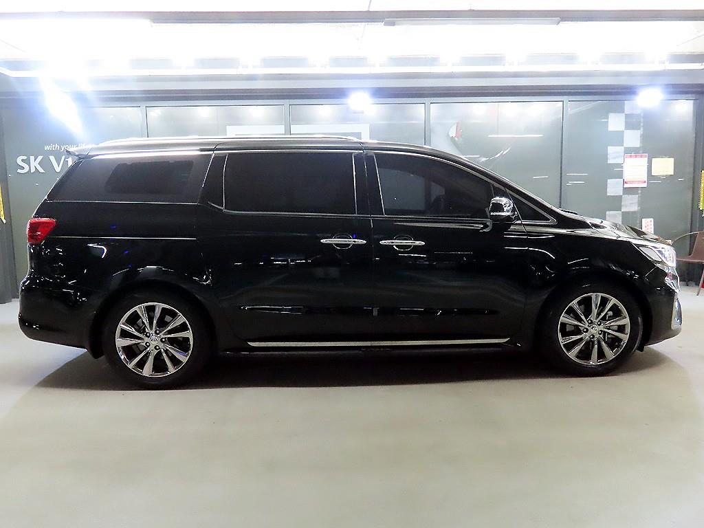 KIA Carnival - Vista 3