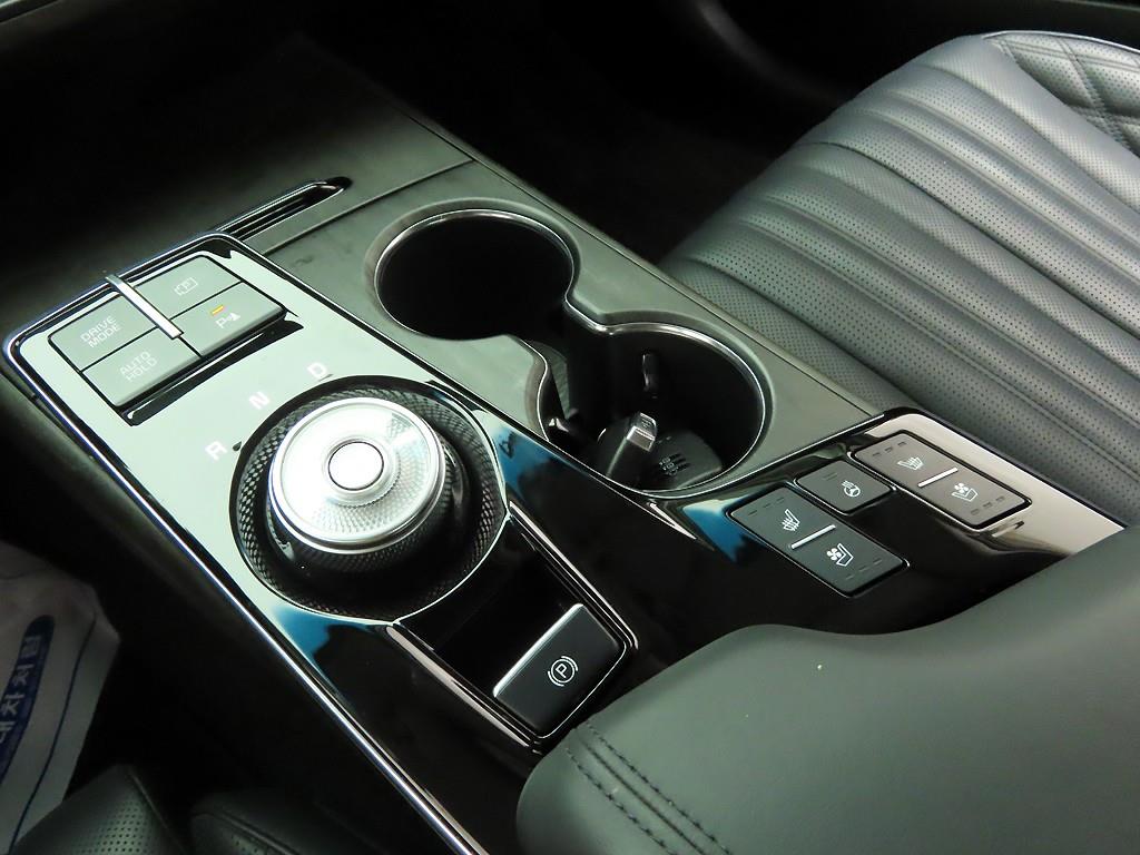 KIA K8 - Vista 10