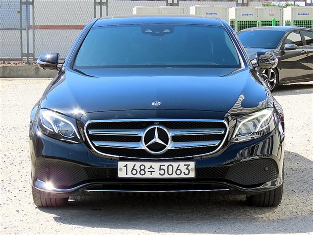 Mercedes Benz E class 2019 Negro - Importación desde Corea - HF Imports Iquique - Foto 1