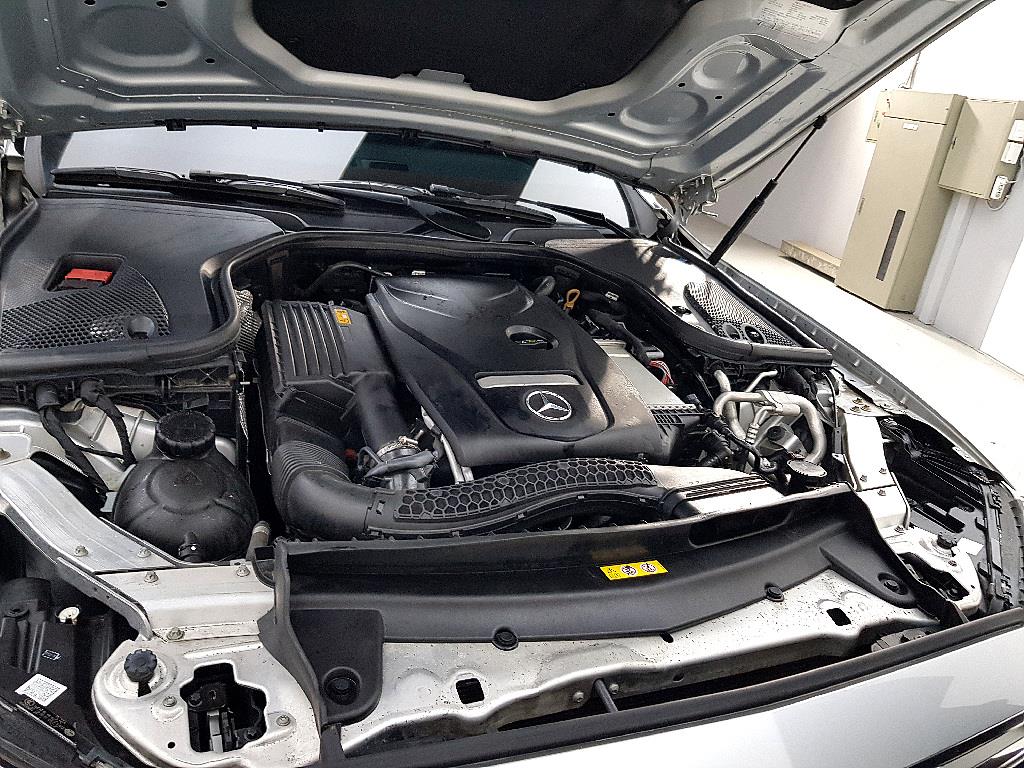 Mercedes Benz E class - Vista 7