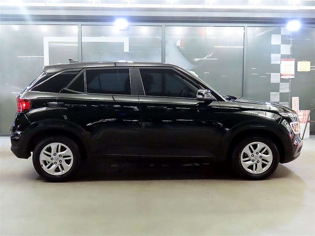 HYUNDAI Venue - Vista 3