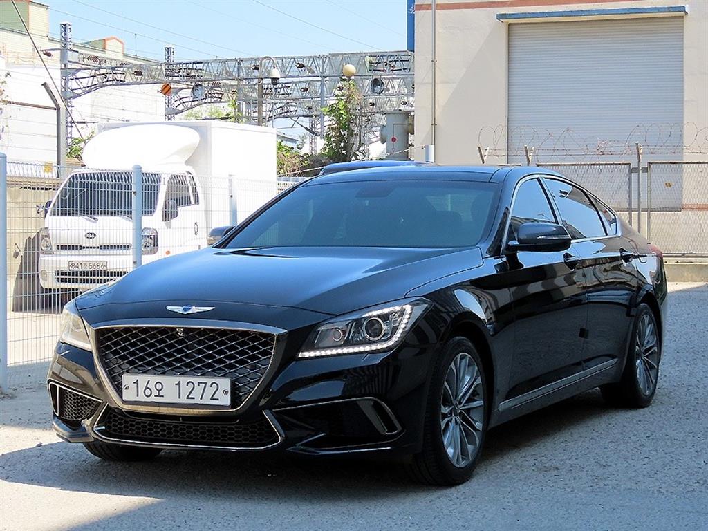HYUNDAI Genesis - Vista 2