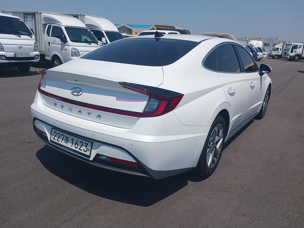 HYUNDAI Sonata - Vista 2