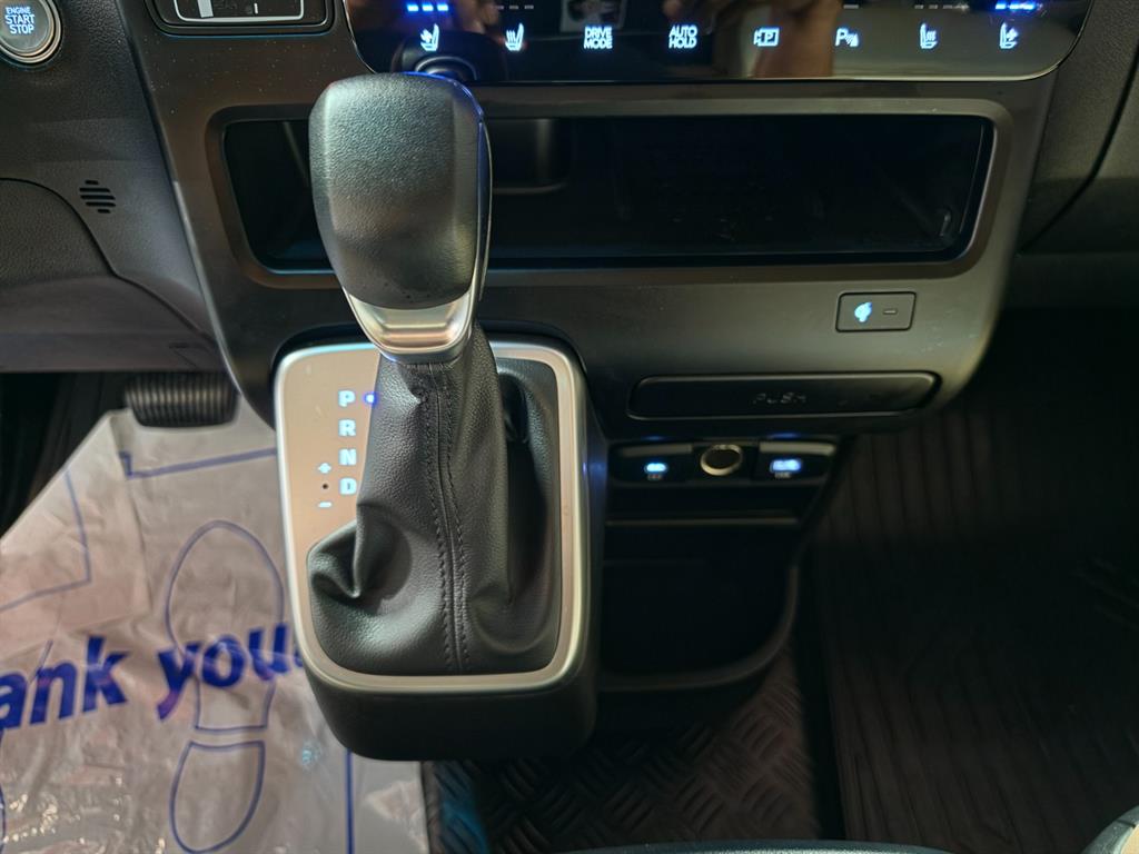 HYUNDAI Staria - Vista 12