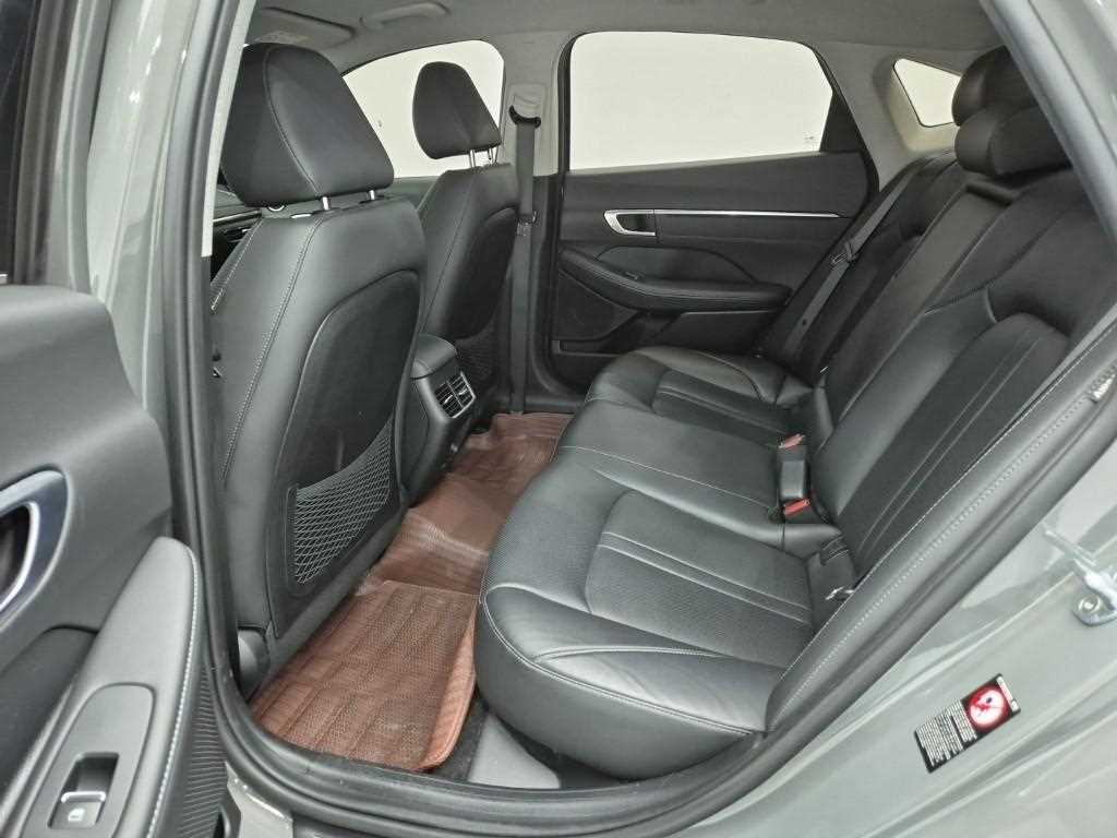 HYUNDAI Sonata - Vista 12