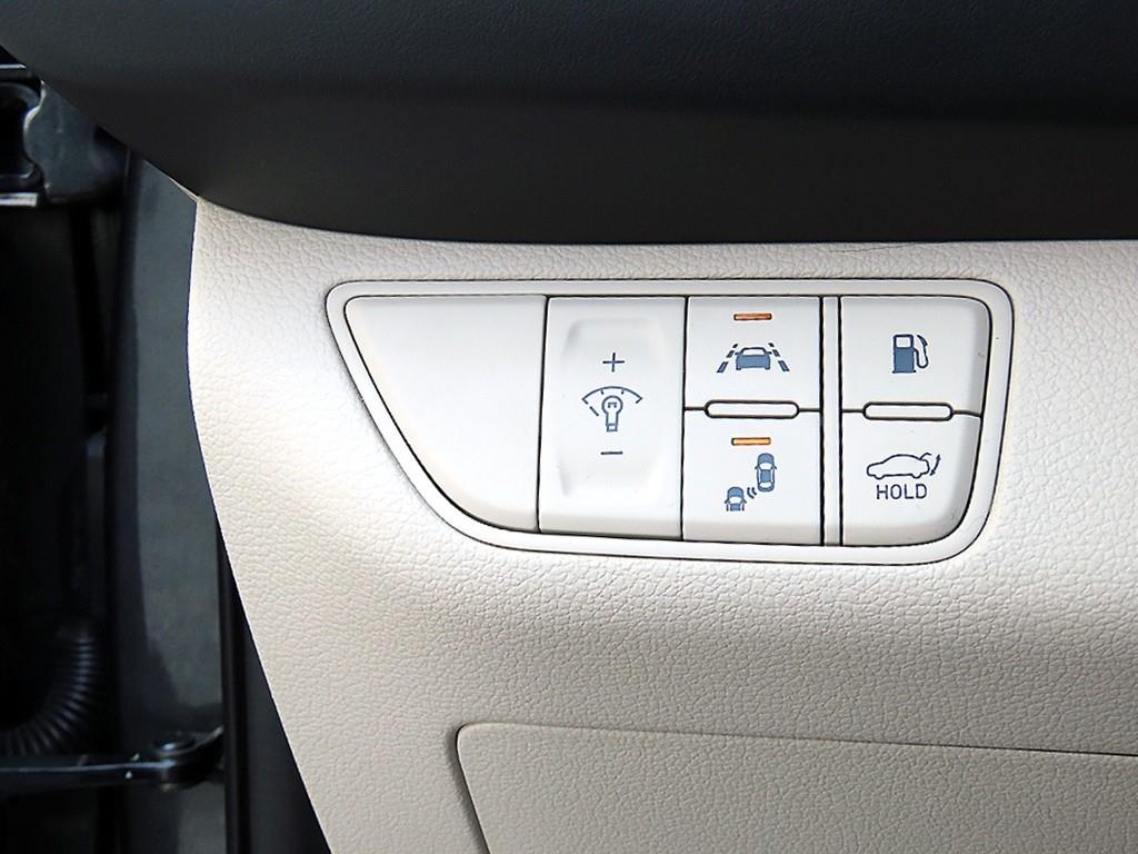 Genesis G70 - Vista 12