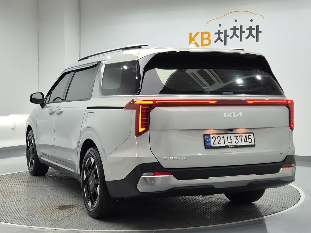 KIA Carnival - Vista 3