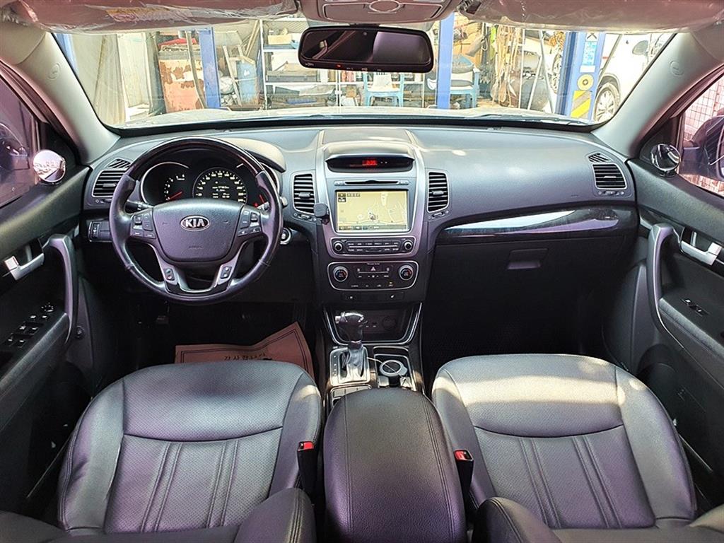 KIA Sorento - Vista 9