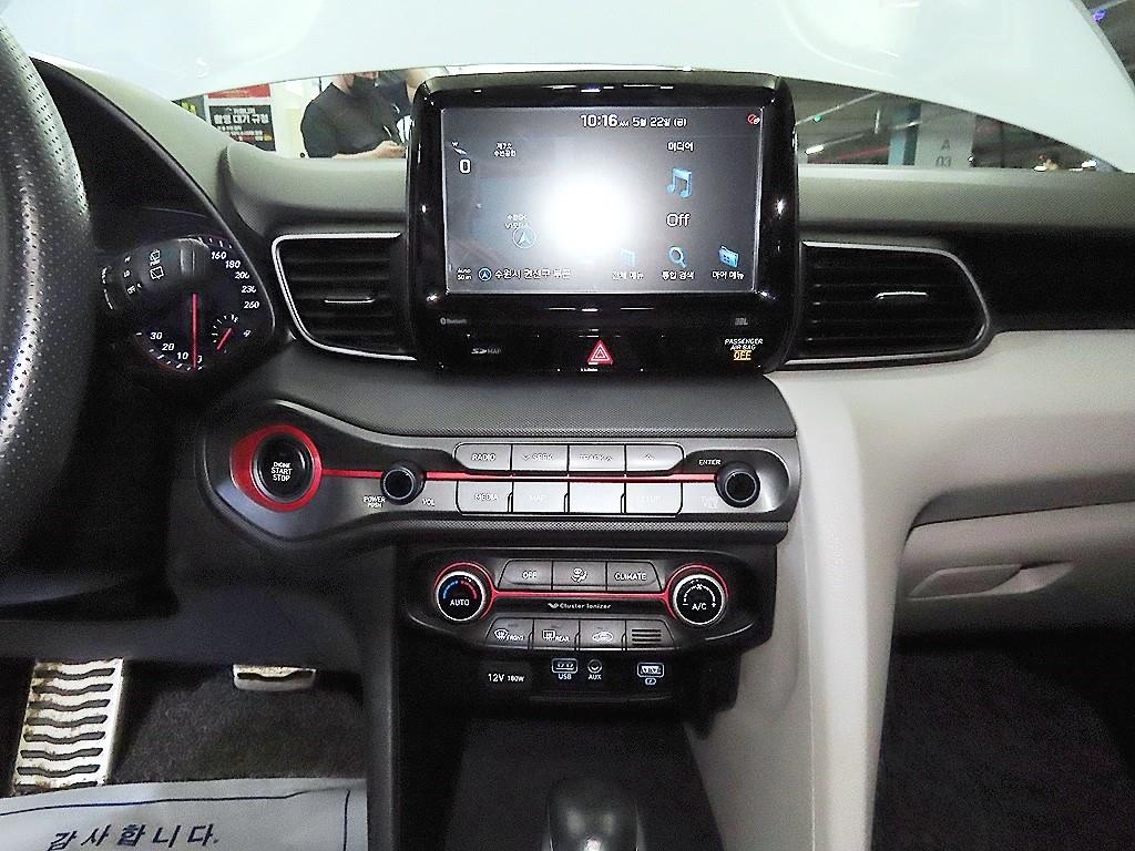 HYUNDAI Veloster - Vista 11