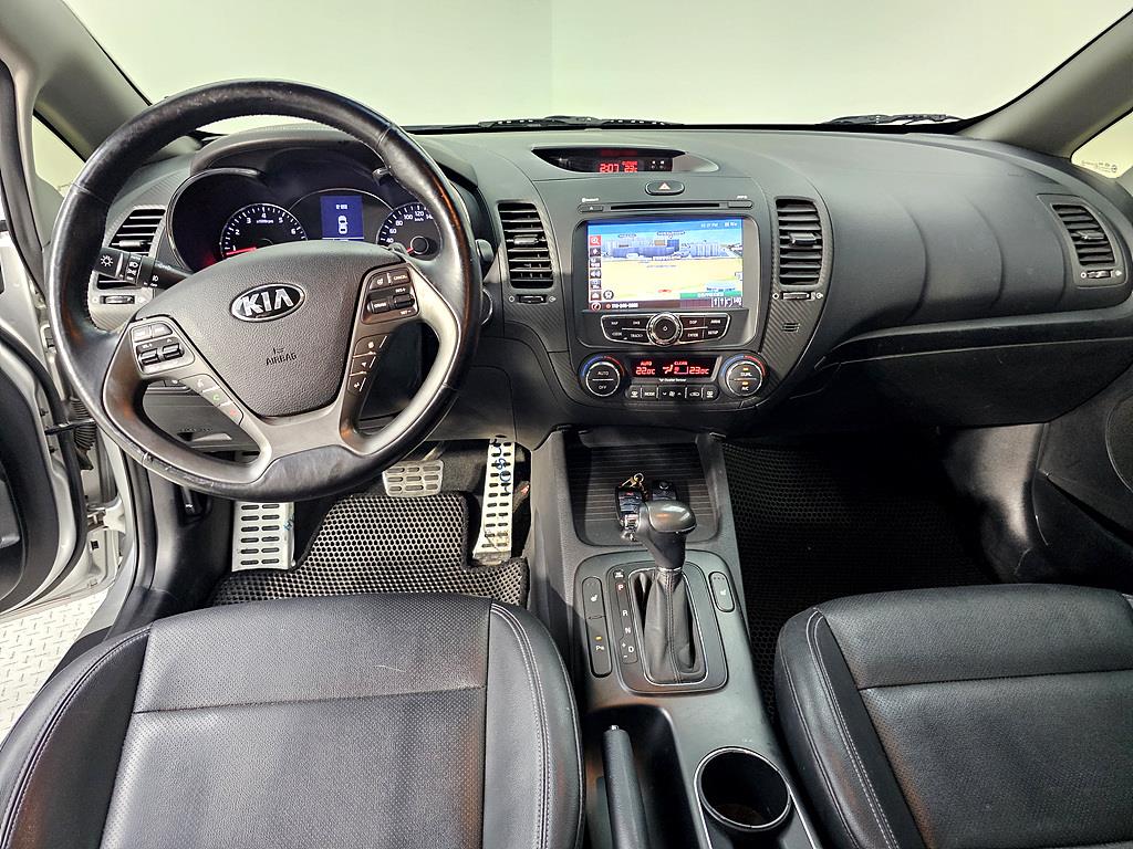 KIA K3 - Vista 5