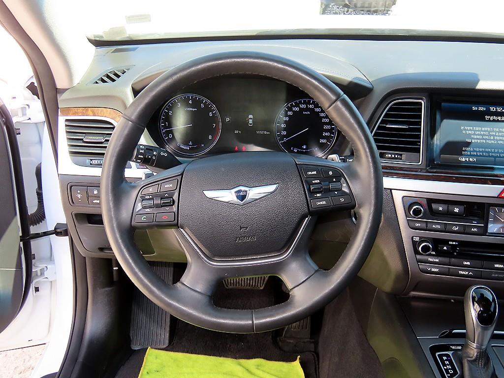 HYUNDAI Genesis - Vista 8