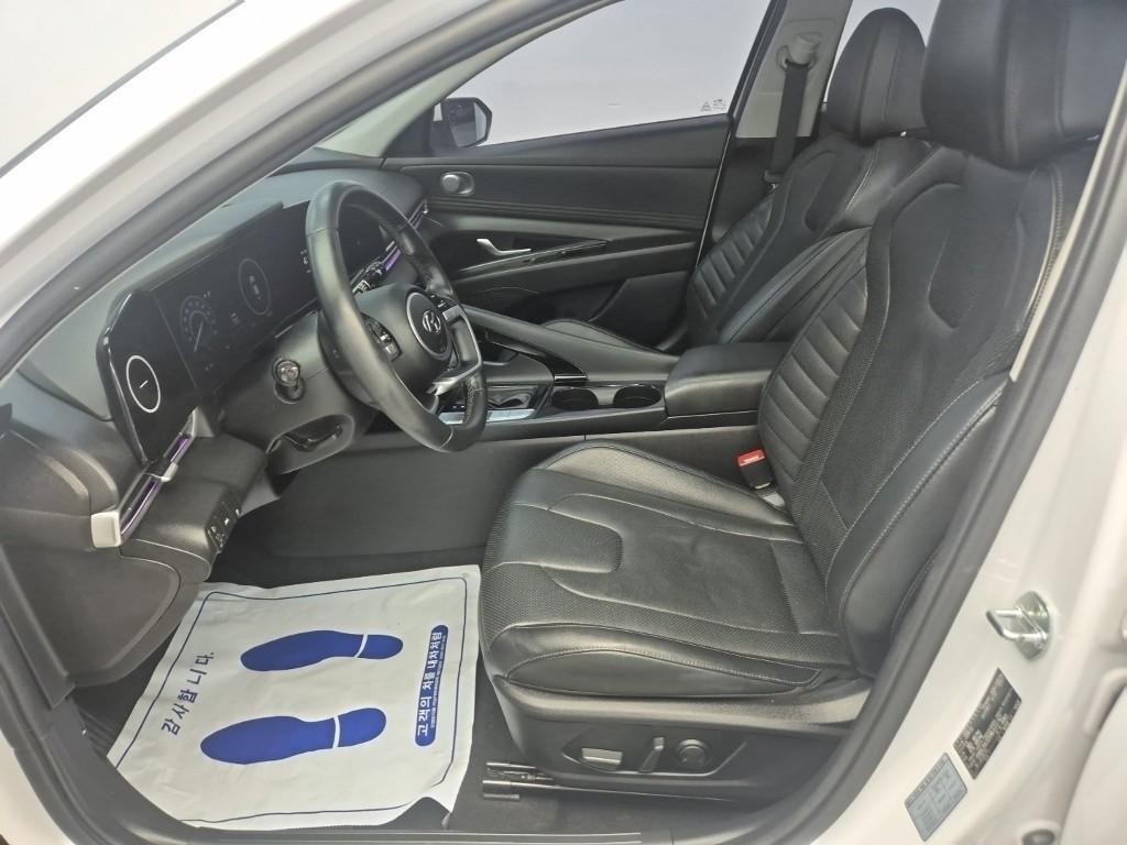 HYUNDAI Avante - Vista 11