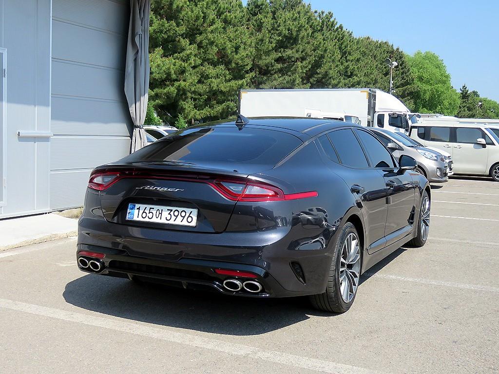 KIA Stinger - Vista 4