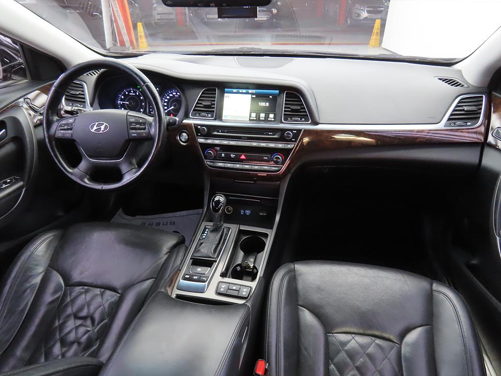 HYUNDAI Aslan - Vista 5