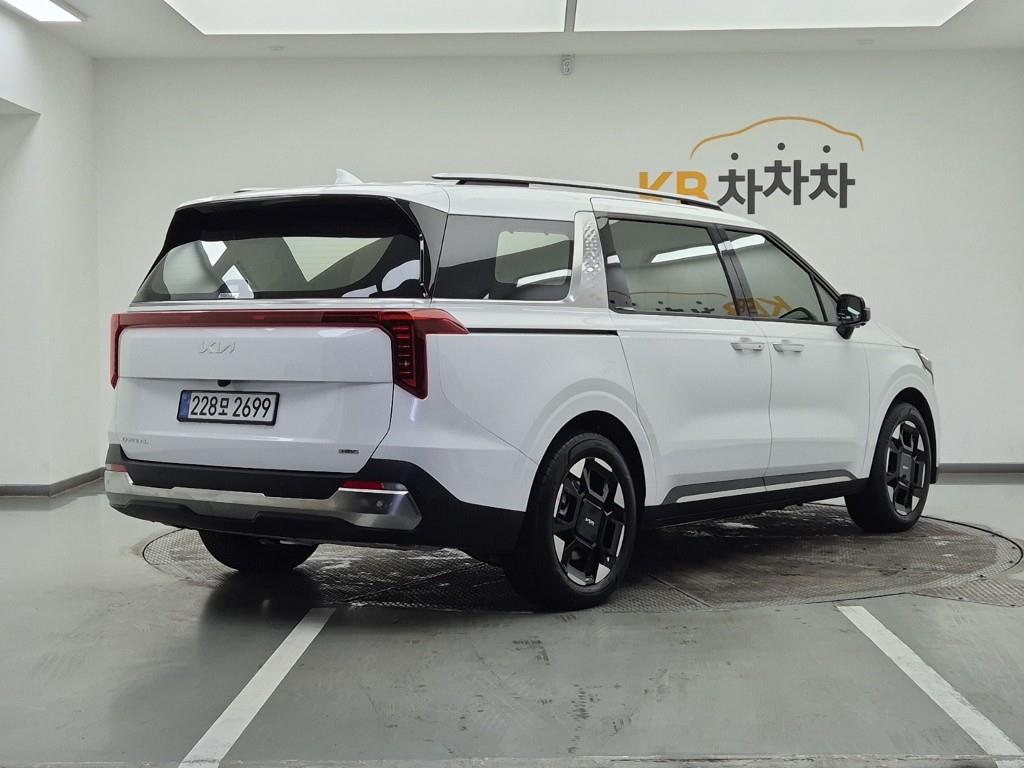 KIA Carnival - Vista 4