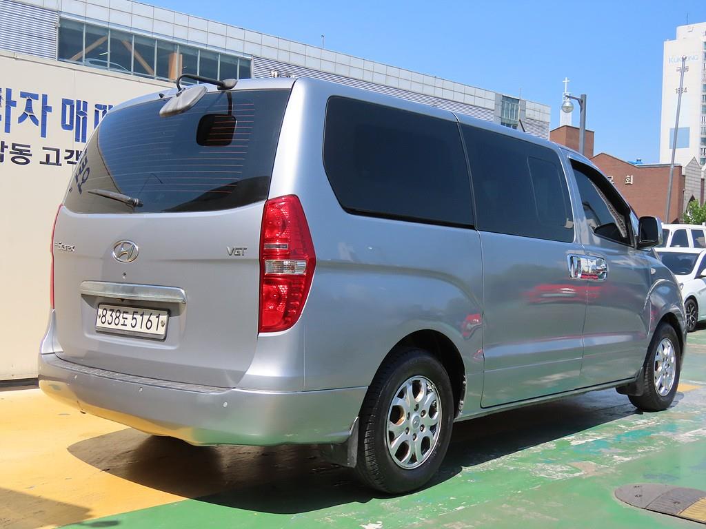 HYUNDAI Starex - Vista 3