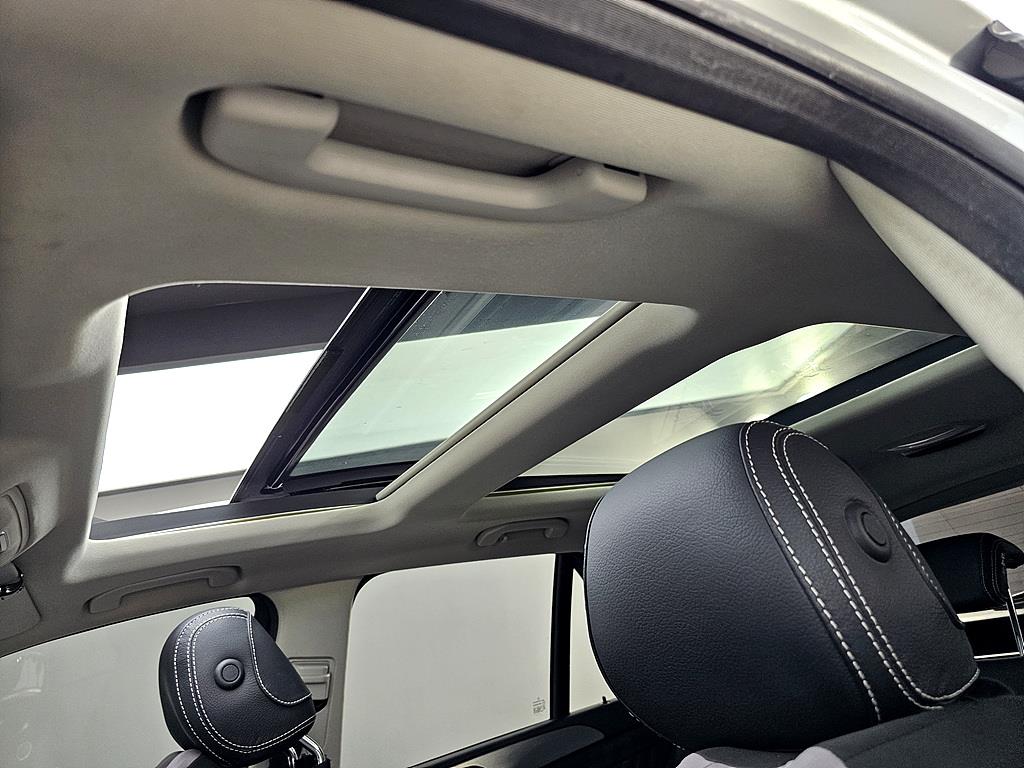 Mercedes Benz GLE Class - Vista 12