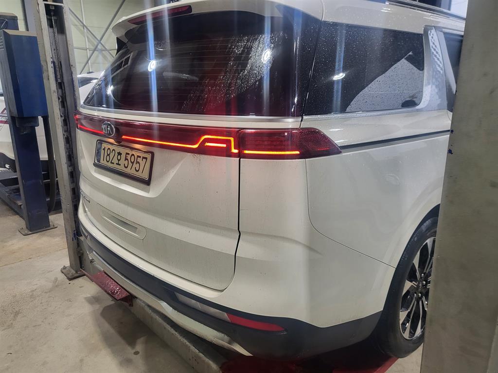 KIA Carnival - Vista 5