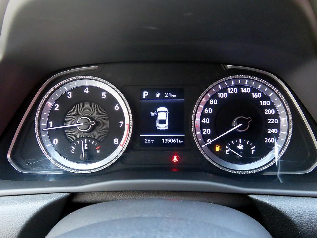 HYUNDAI Sonata - Vista 9