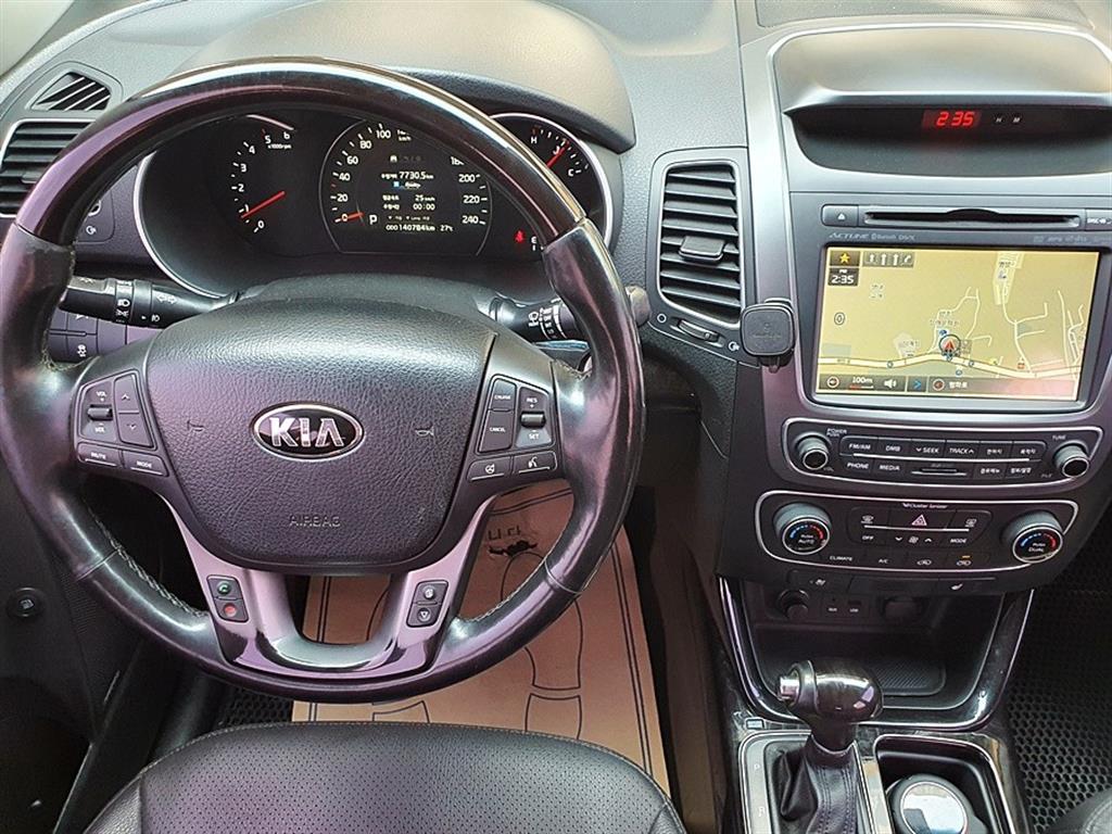 KIA Sorento - Vista 8