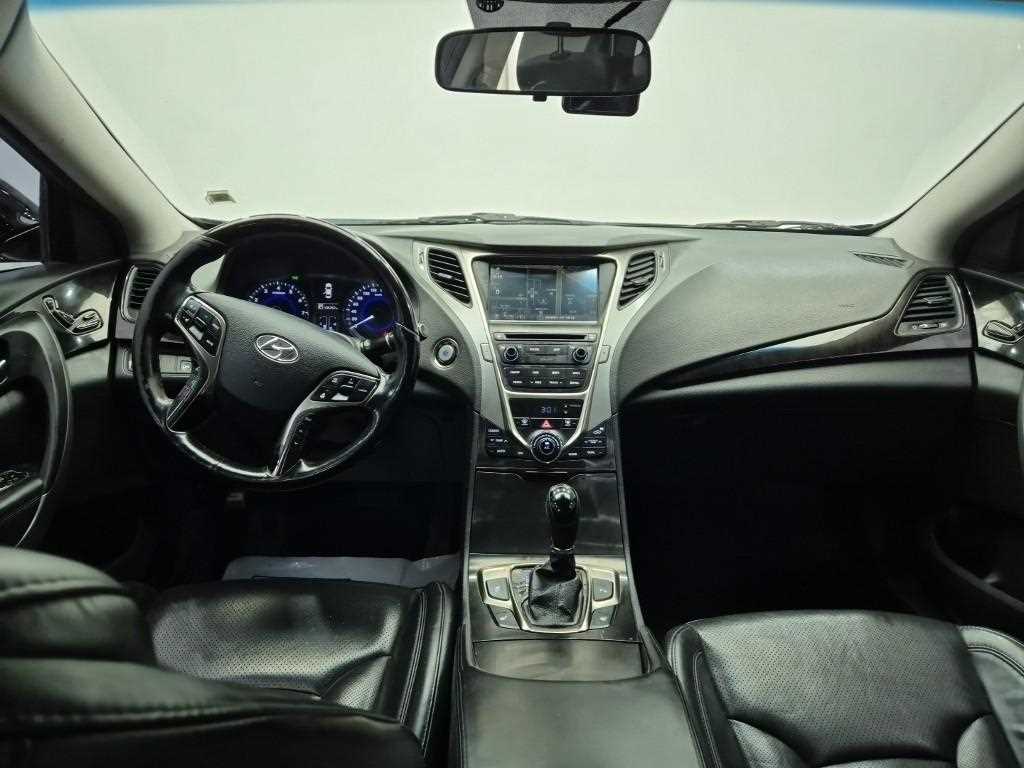 HYUNDAI Grandeur - Vista 7