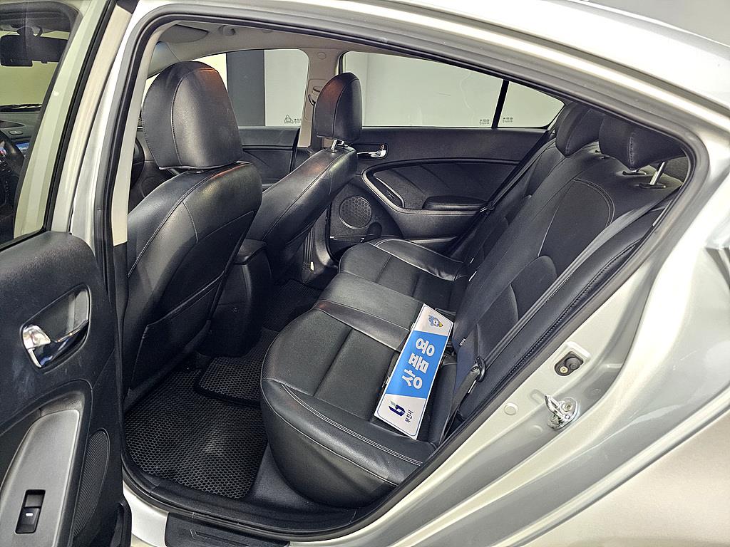 KIA K3 - Vista 9