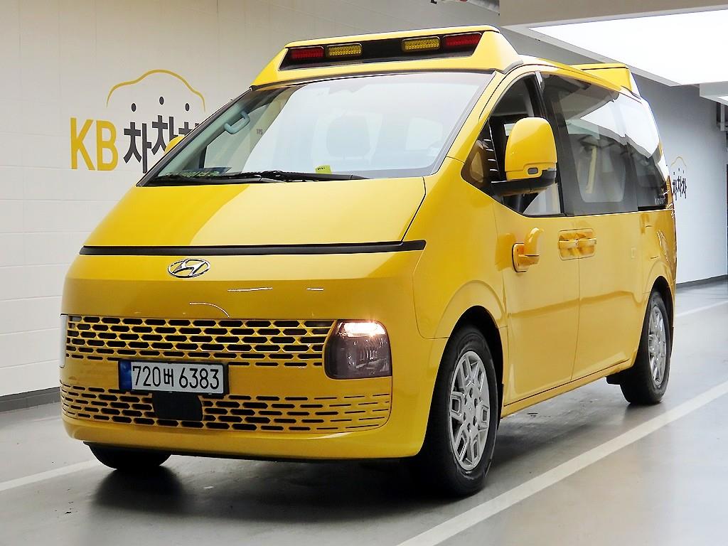 HYUNDAI Staria - Vista 2