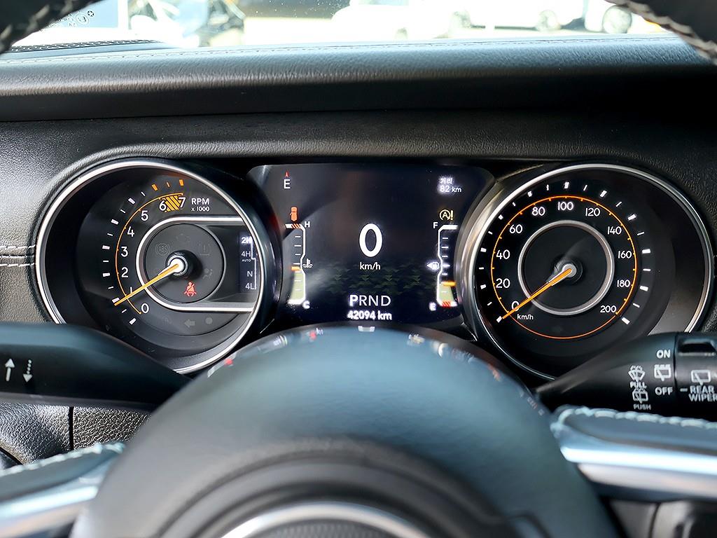 Jeep Wrangler - Vista 11