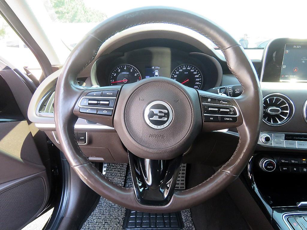 KIA Stinger - Vista 11