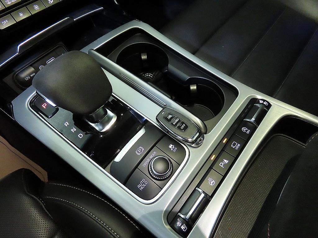 KIA Stinger - Vista 12