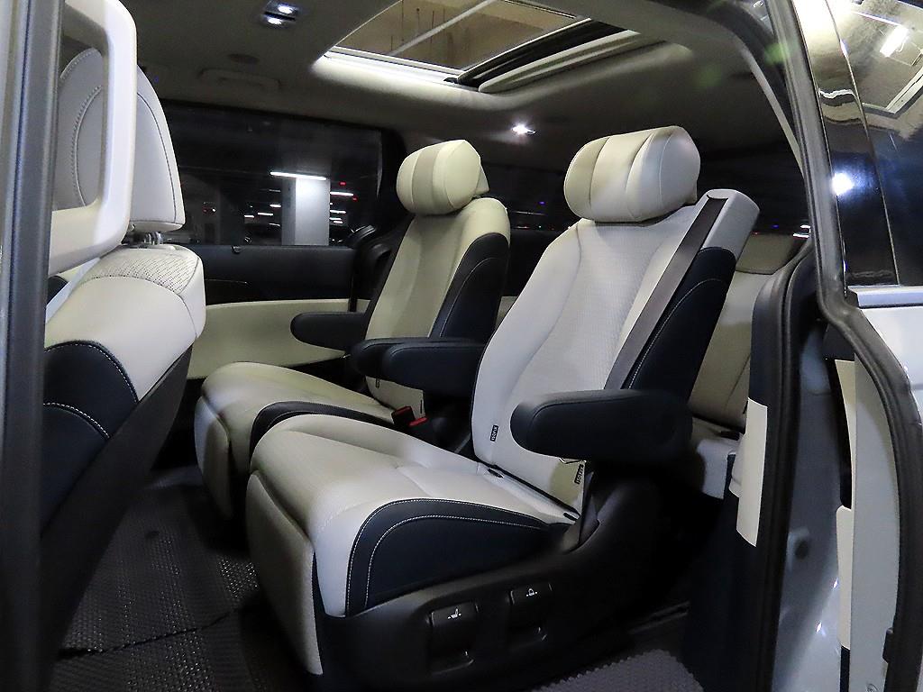 KIA Carnival - Vista 7