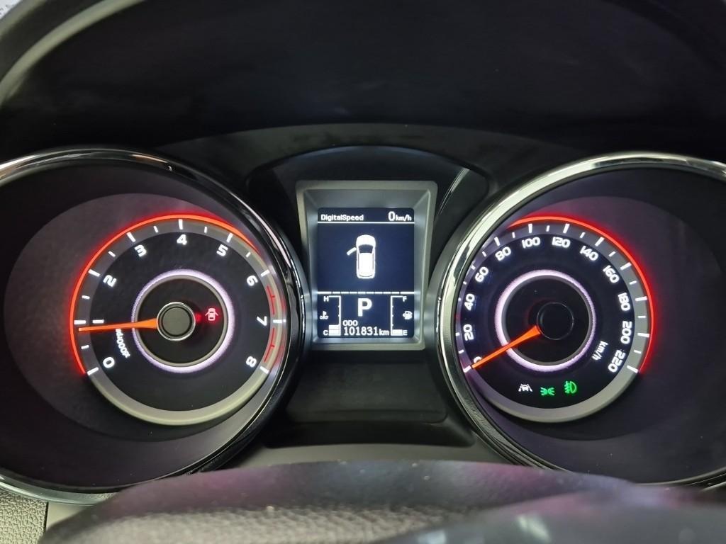 Ssangyong Tivoli - Vista 6