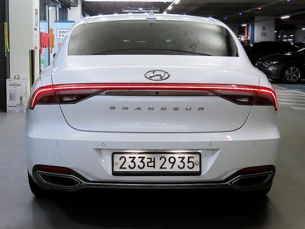 HYUNDAI Grandeur - Vista 5