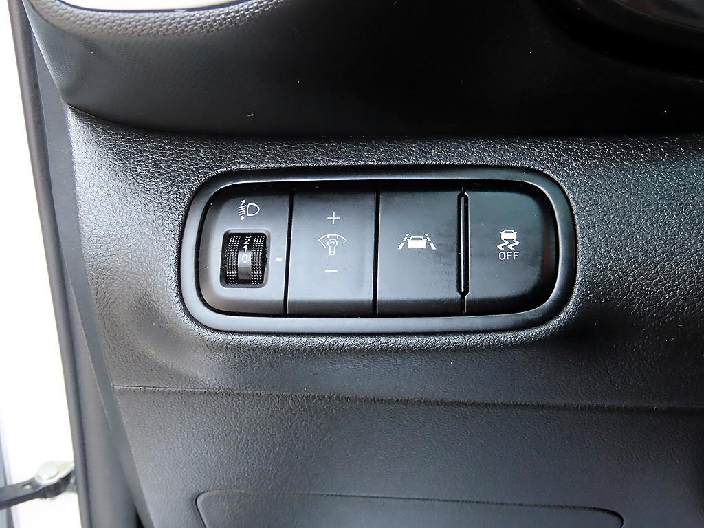 HYUNDAI Venue - Vista 12