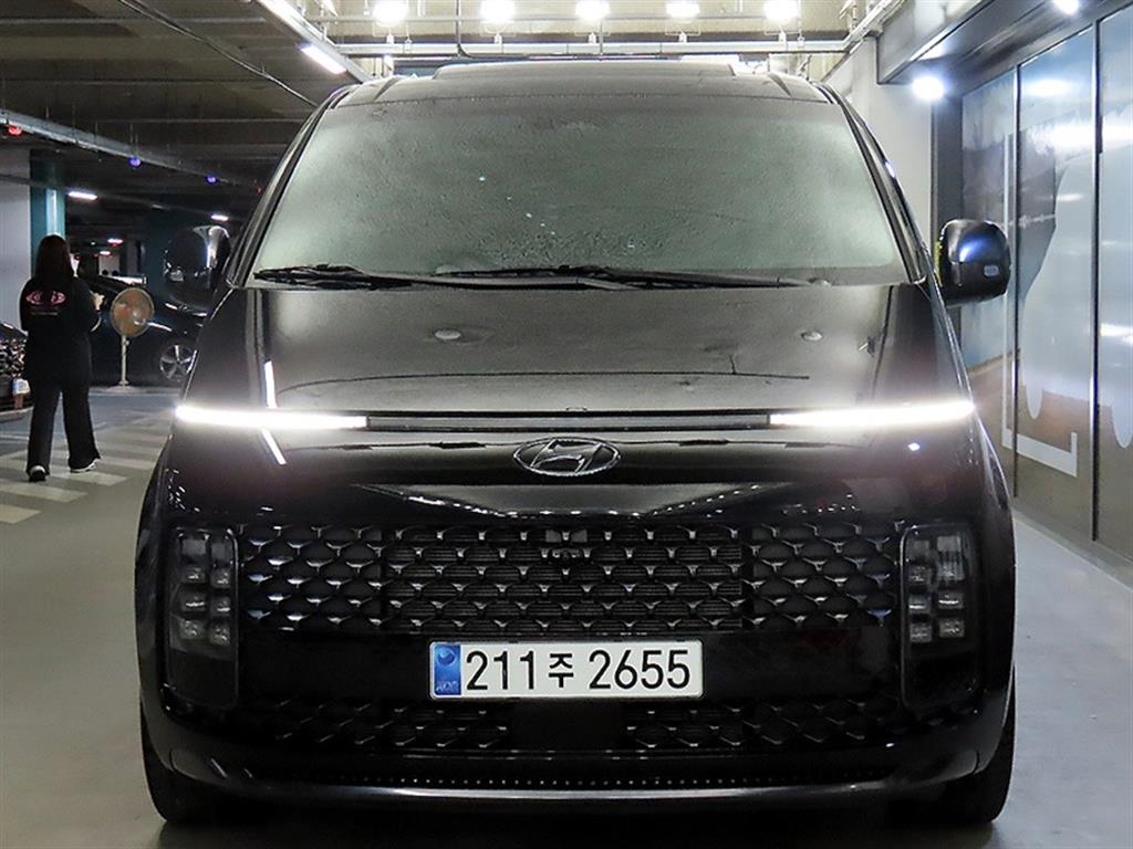 HYUNDAI Staria - Vista 2