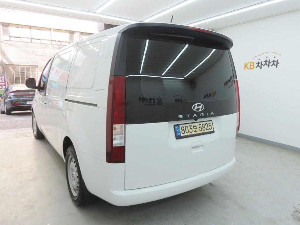 HYUNDAI Staria - Vista 4