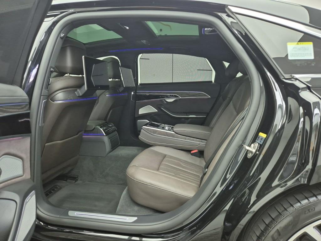 Audi A8 - Vista 12