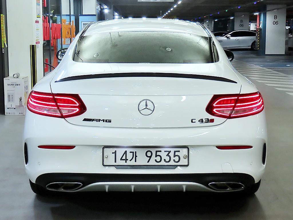 Mercedes Benz C Class - Vista 5